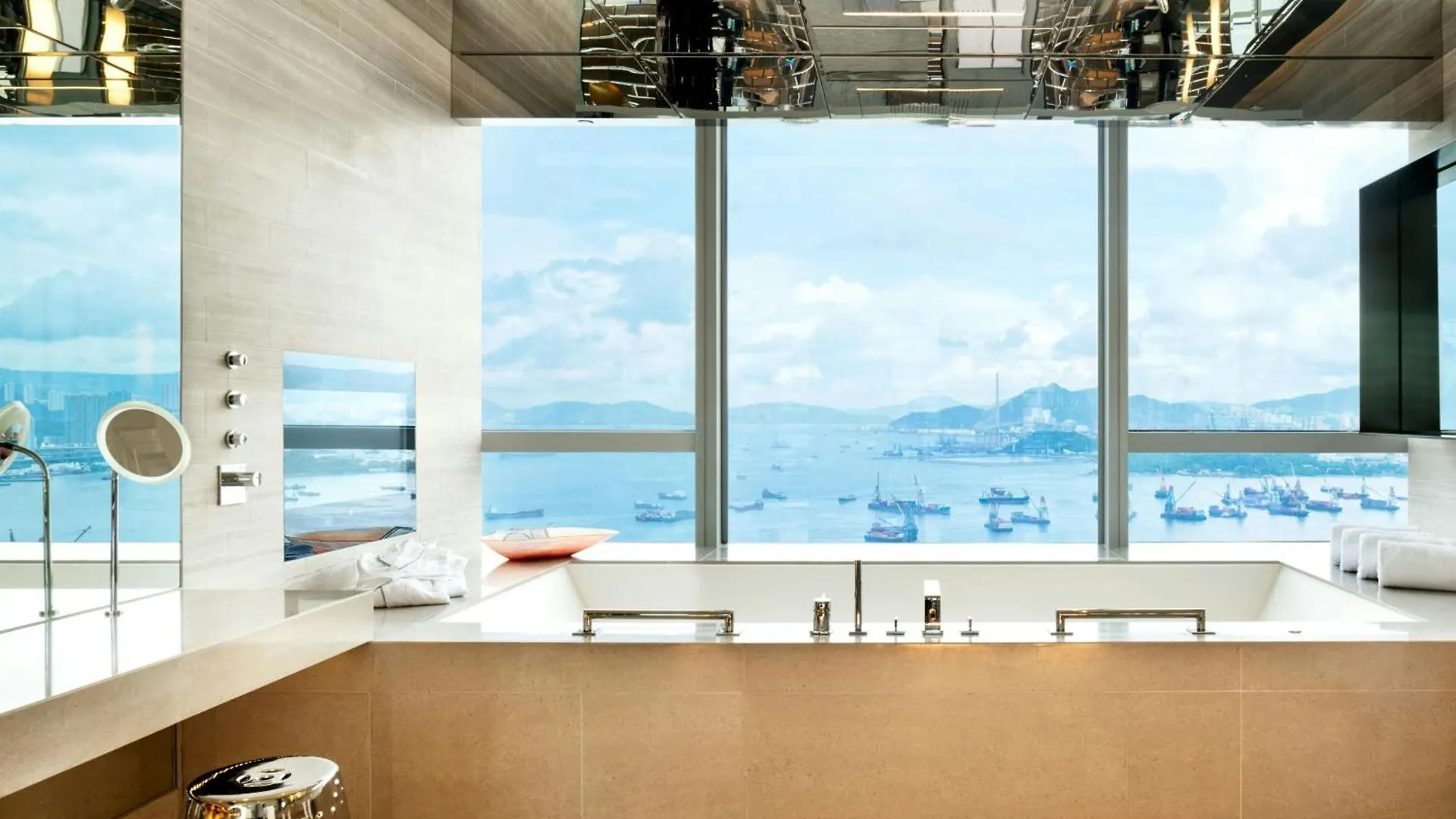 W Hong Kong Hotel 5*,