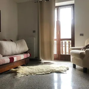 Maison Giulia , Monno Italia