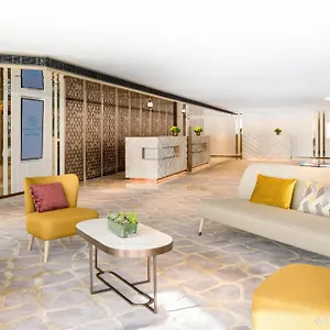 The Royal Pacific & Towers Отель